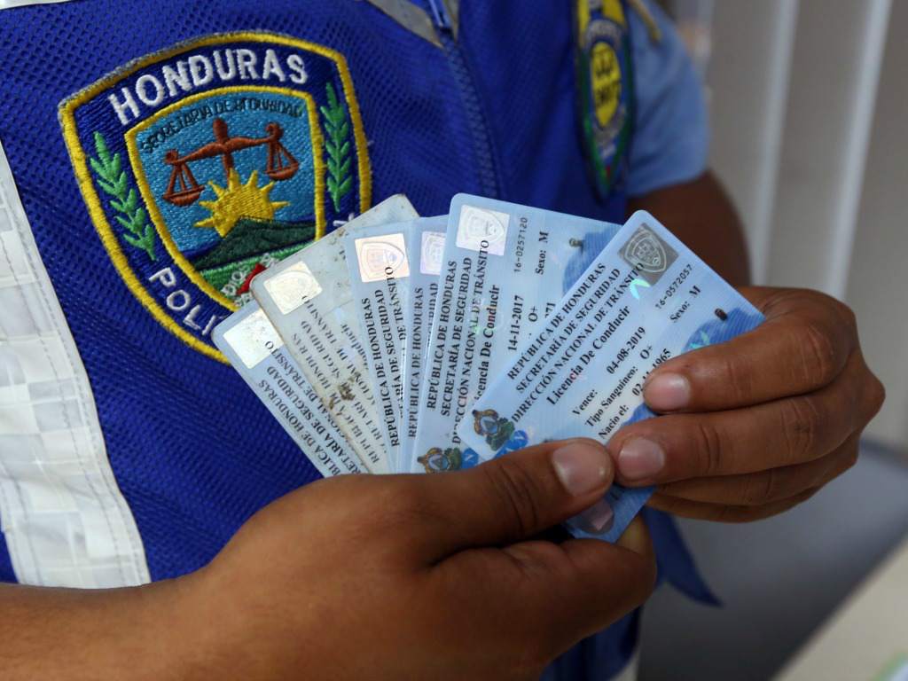 Requisitos para obtener la primera licencia de conducir en Honduras