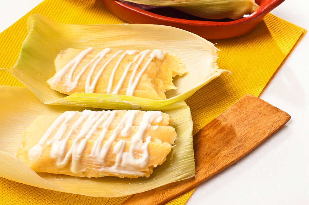 Preparación de la receta de las montucas hondureñas.