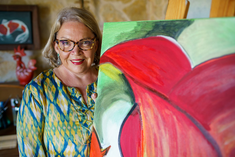 Sandra J. Carl, pintora hondureña lanza su página web a los 71 años