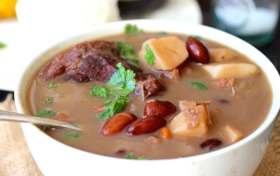 Receta de Sopa de frijol con costilla de cerdo