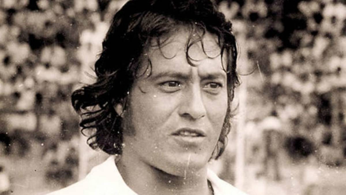 Biografía del futbolista Jorge «el indio» Urquía