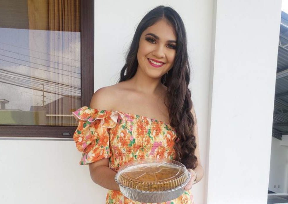 Ileana Bográn,donó dinero de ventas de pasteles a un hospital