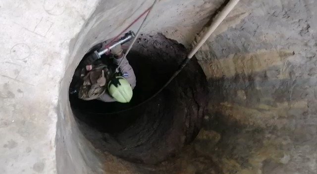 Bomberos rescatan a un perro que cayó en un pozo de Choluteca 