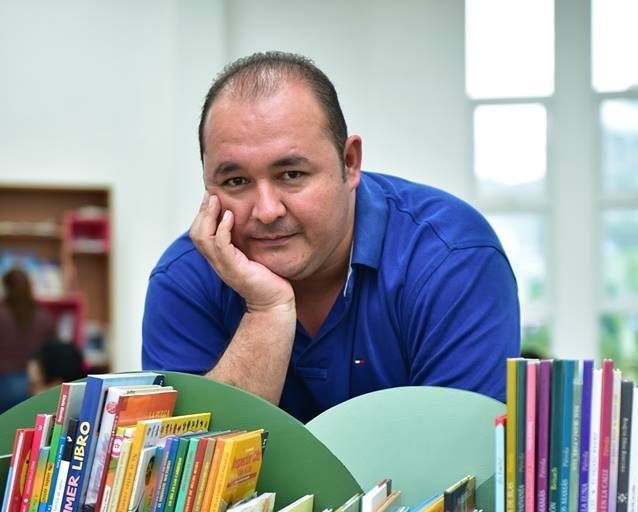 Poeta Salvador Madrid participa en el Festival de Poesía en Medellín