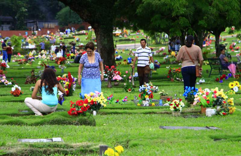 Celebración del día de los muertos en Honduras