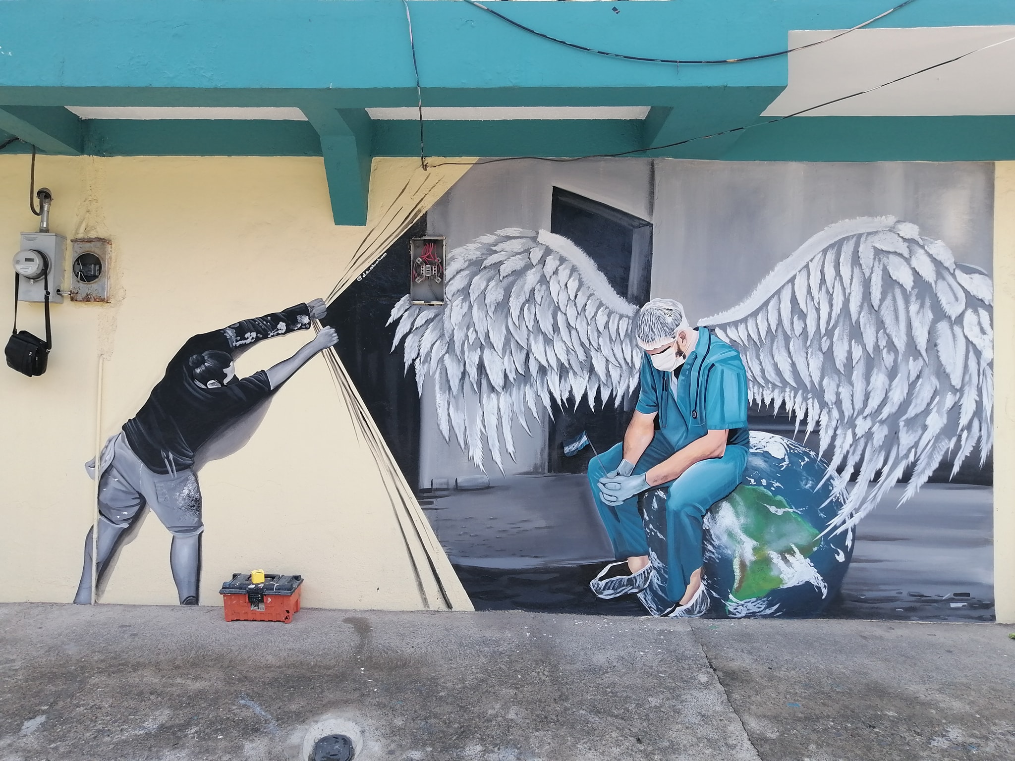 Artistas hondureños que exaltan la labor de los médicos