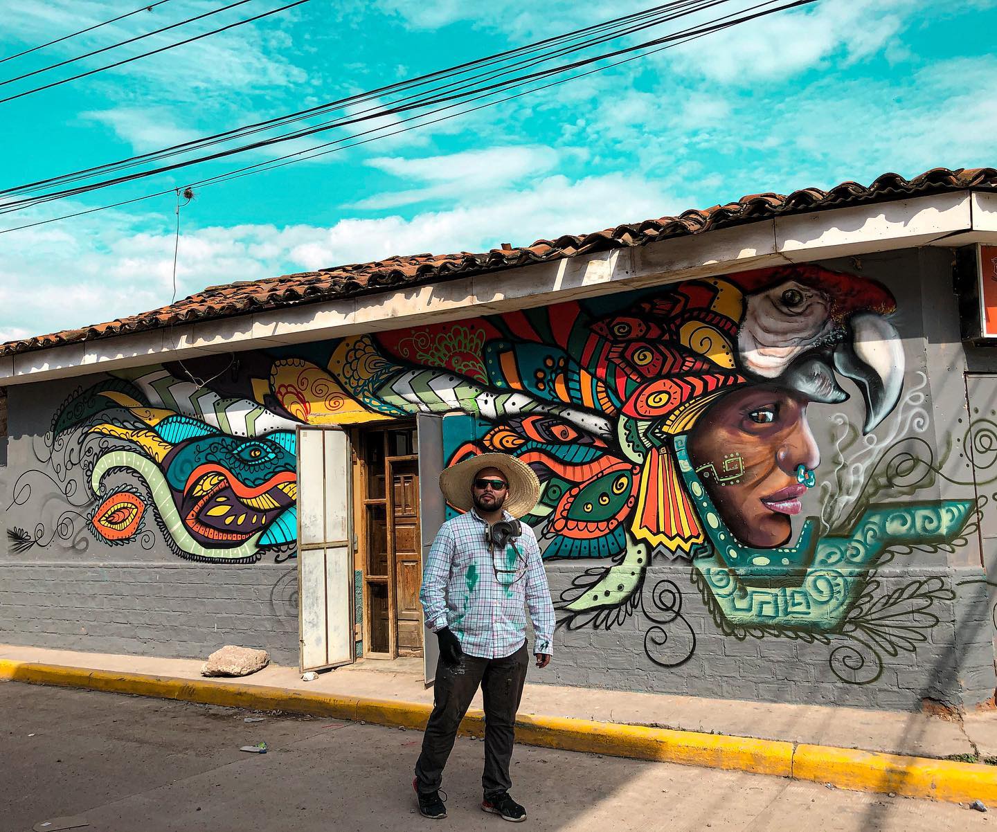 Ney Fernández, hondureño que llena de murales Ajuterique
