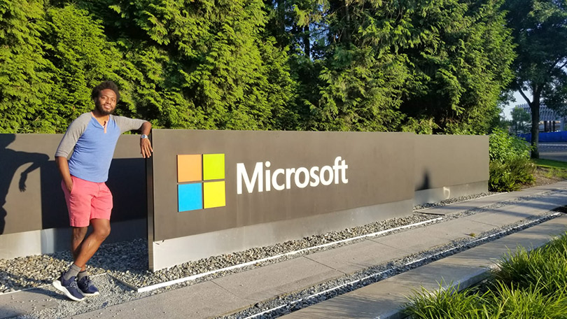 Garífuna Nicson Martínez, destaca con su trabajo en Microsoft