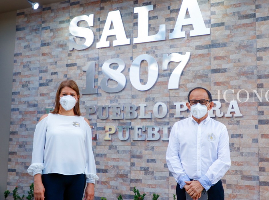 Ciudadanos de Olanchito reciben reconocimiento por la sala 1807