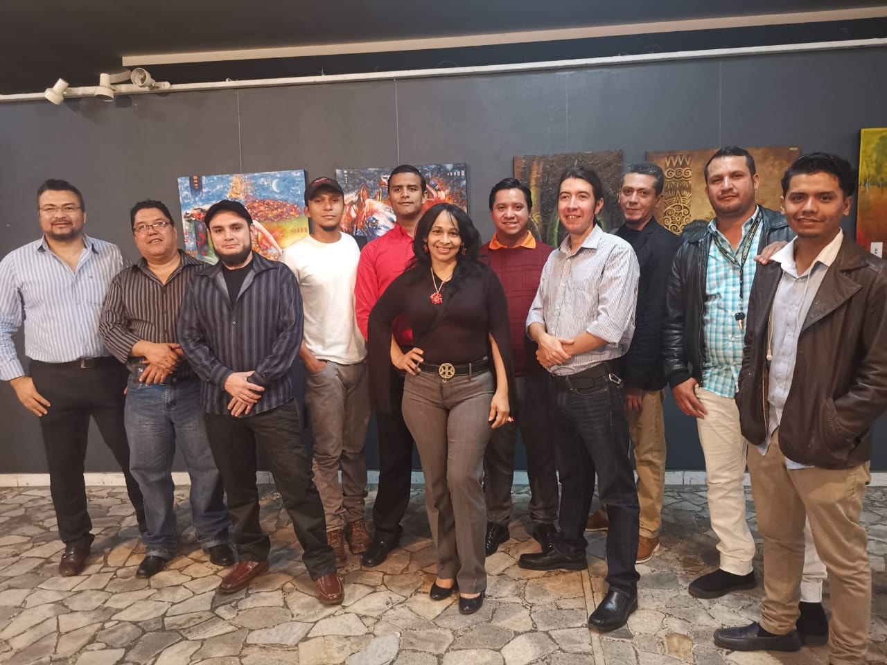 Inauguran expo-venta para artistas damnificados en Honduras