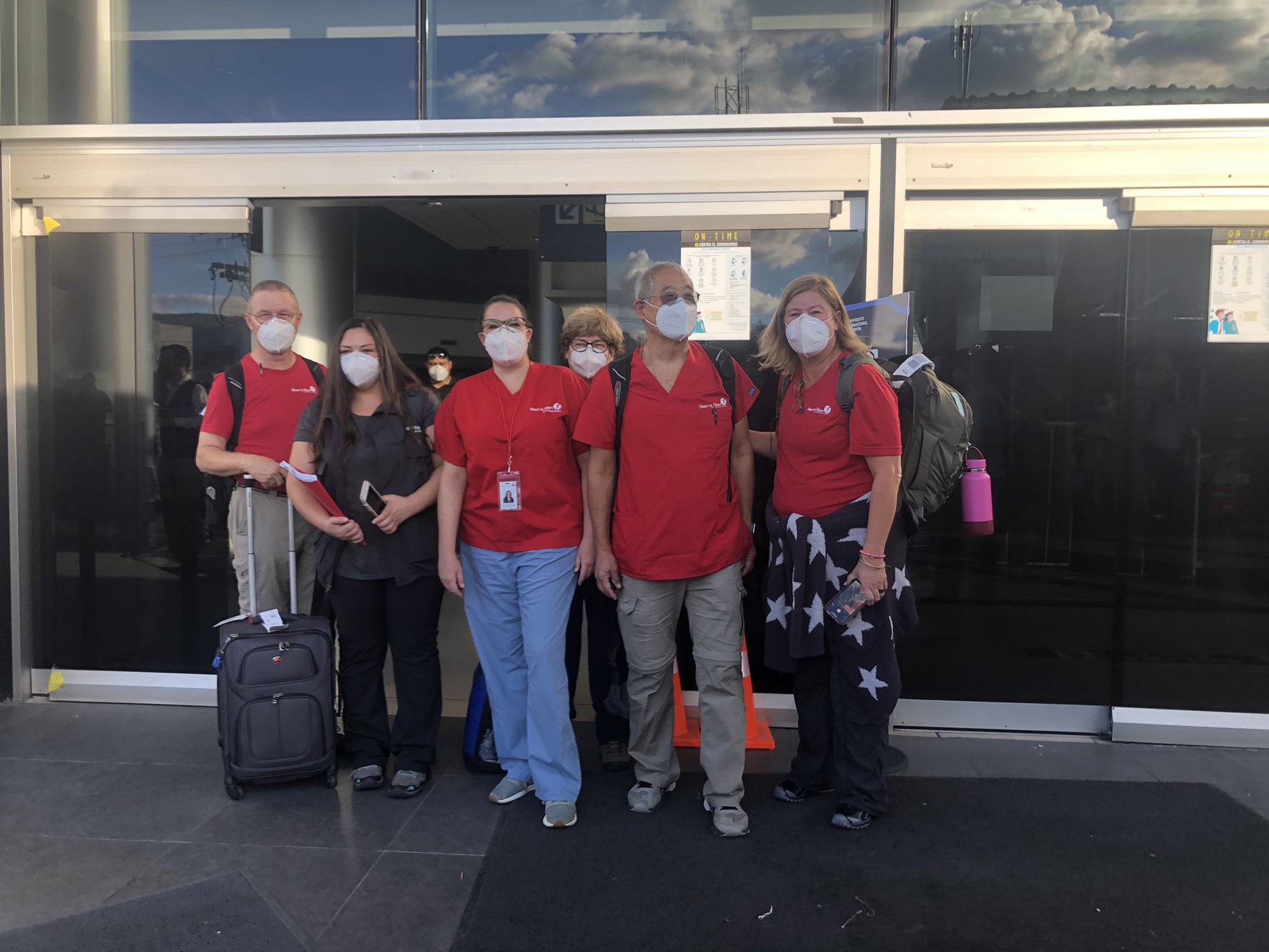 Médicos de Estados Unidos llegan a Honduras para atender a afectados