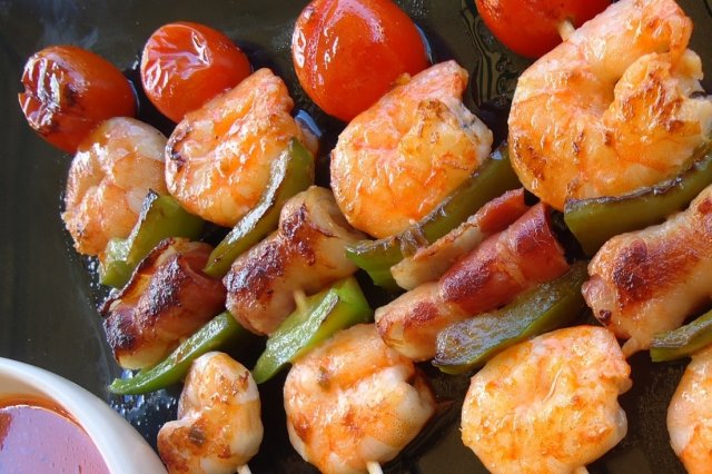 Receta de Langostinos picantes en brochetas, al estilo hondureño