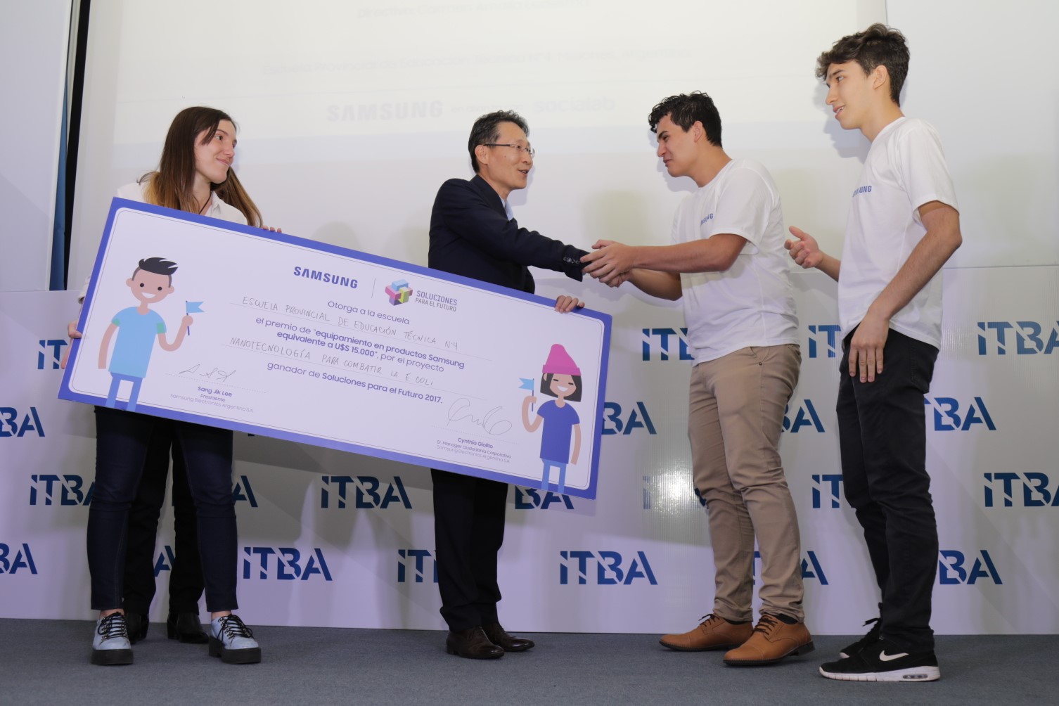 Proyecto de estudiantes hondureños es finalista del concurso de Samsung