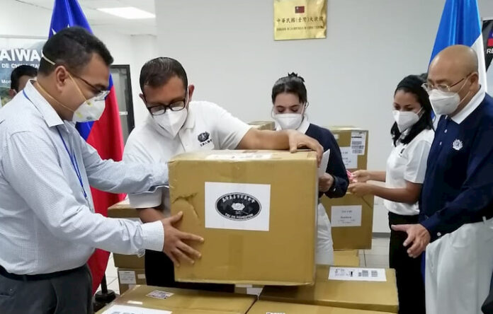 Taiwán dona 25 mil pruebas rápidas de Covid-19 a Honduras