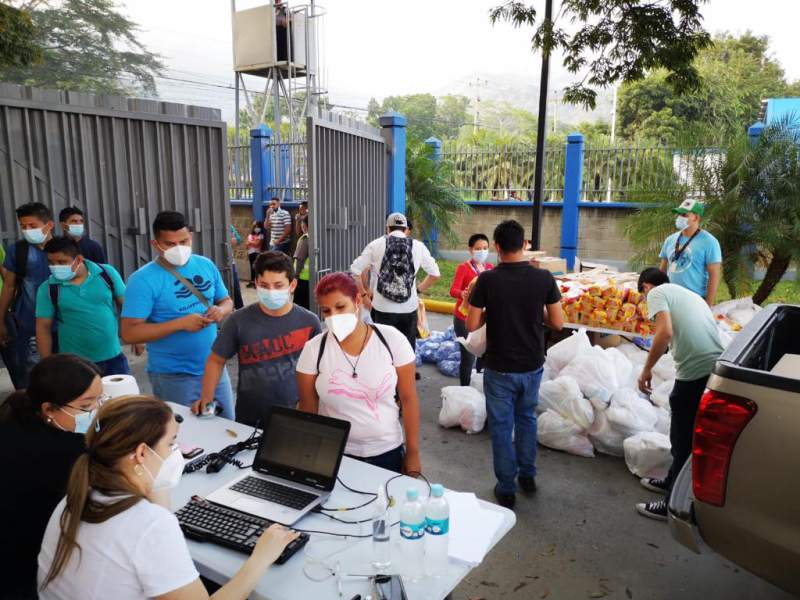 Gildan entrega donaciones a damnificados por Eta e Iota en Honduras