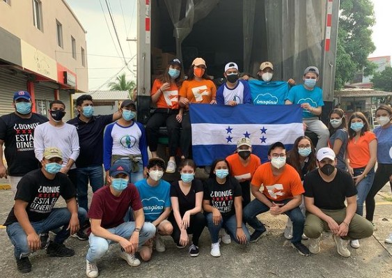 «Imagina Hn» realizan venta para ayudar a los damnificados en Honduras