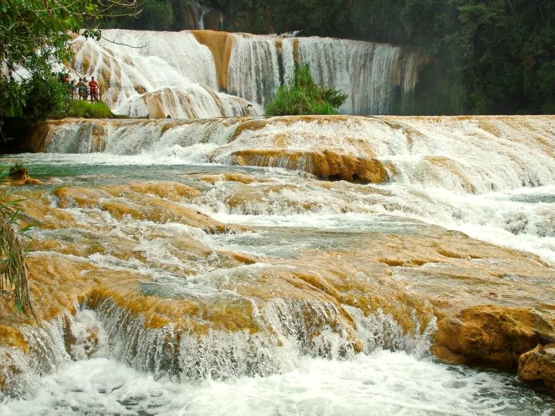 Ríos y pozas de agua azul en Honduras