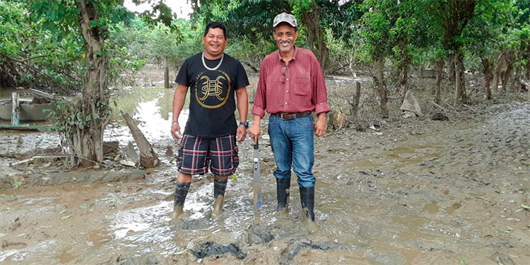 Hondureño ayuda a 70 familias damnificadas por Eta e Iota