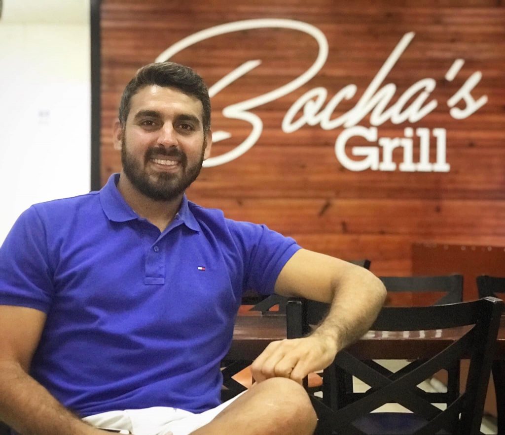 Javier Tábora, hondureño cumplió su sueño de abrir su restaurante 