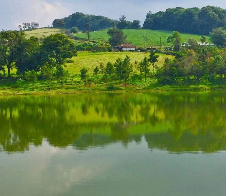 Laguna de Chiligatoro, de una aldea lenca de Honduras