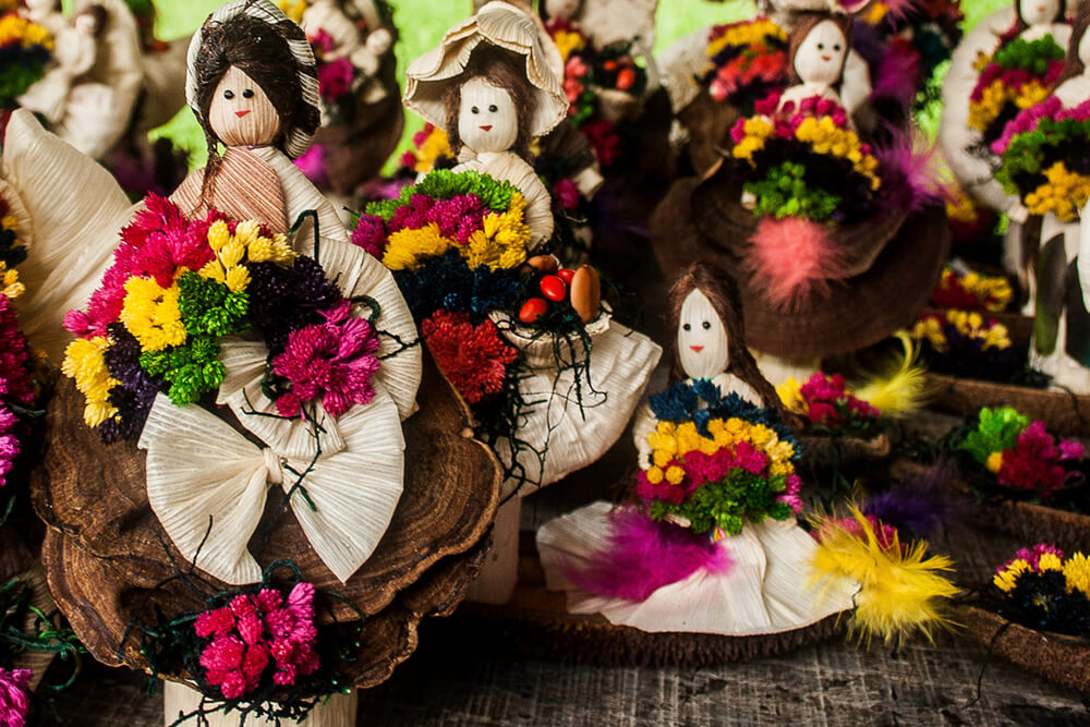 Muñecas de Tusa, tradicionales artesanías de la Aldea La Pintada