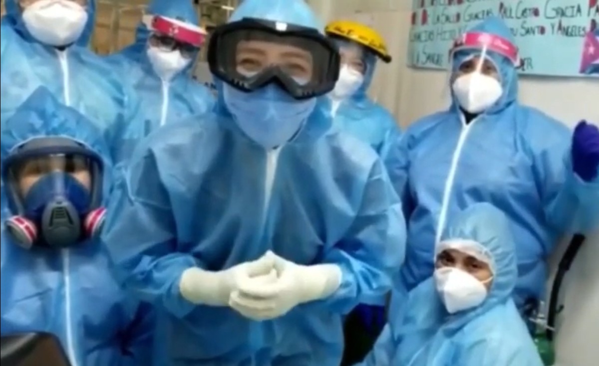 Enfermeros sorprenden con vídeo a hondureña que venció el covid