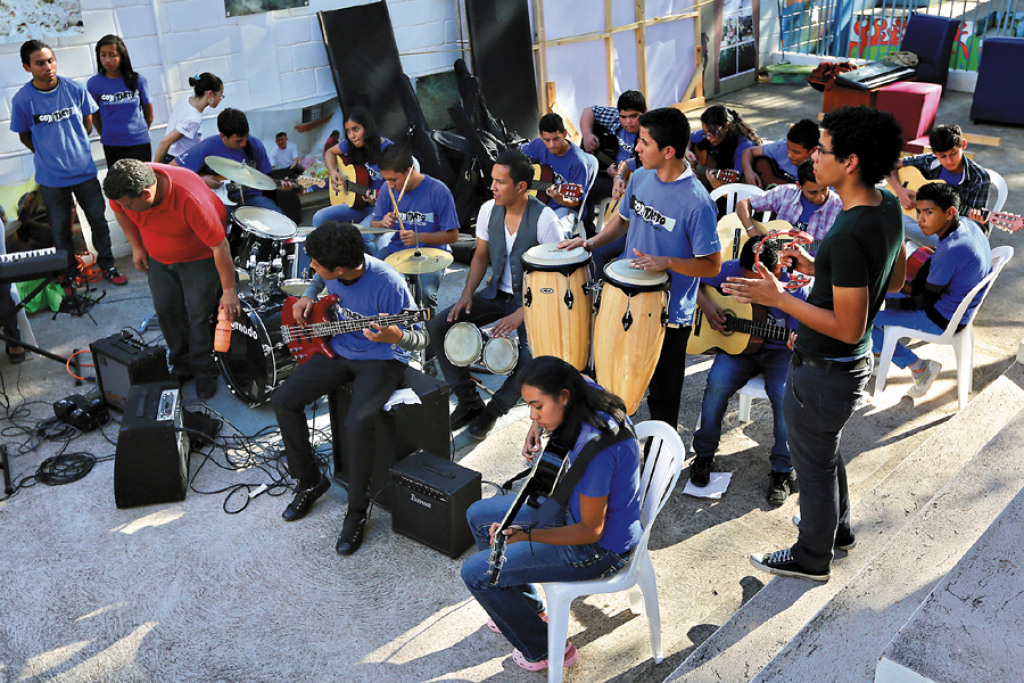 Centro Cultural Arte y Amistad ofrece cursos gratuitos en Honduras