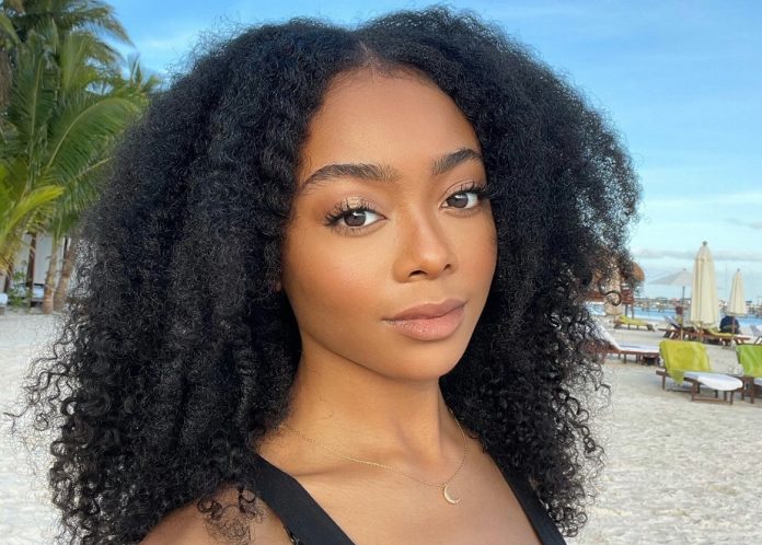 Actriz Skai Jackson, presume sus raíz hondureña en una fotografía