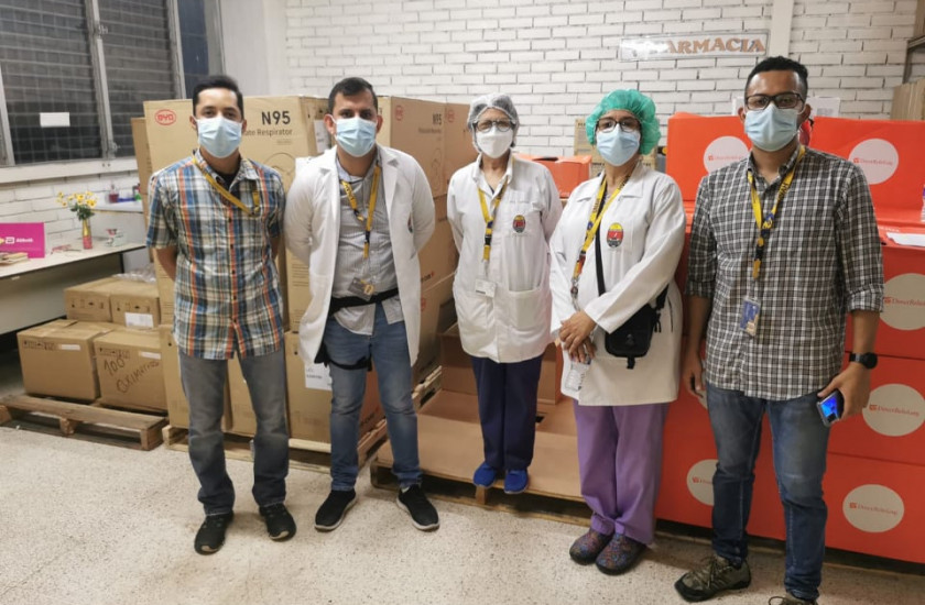 UNAH recibe donaciones de suministros médicos para enfrentar al Covid