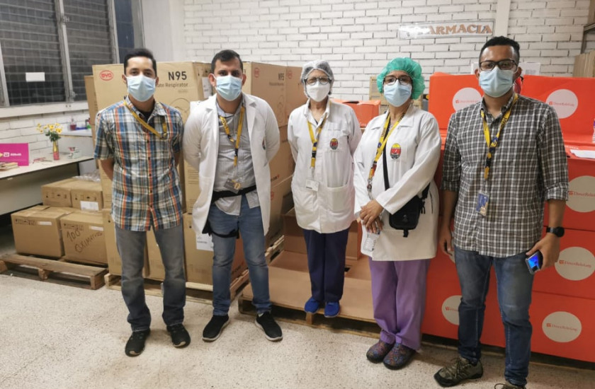 UNAH recibe donaciones de suministros médicos para enfrentar al Covid