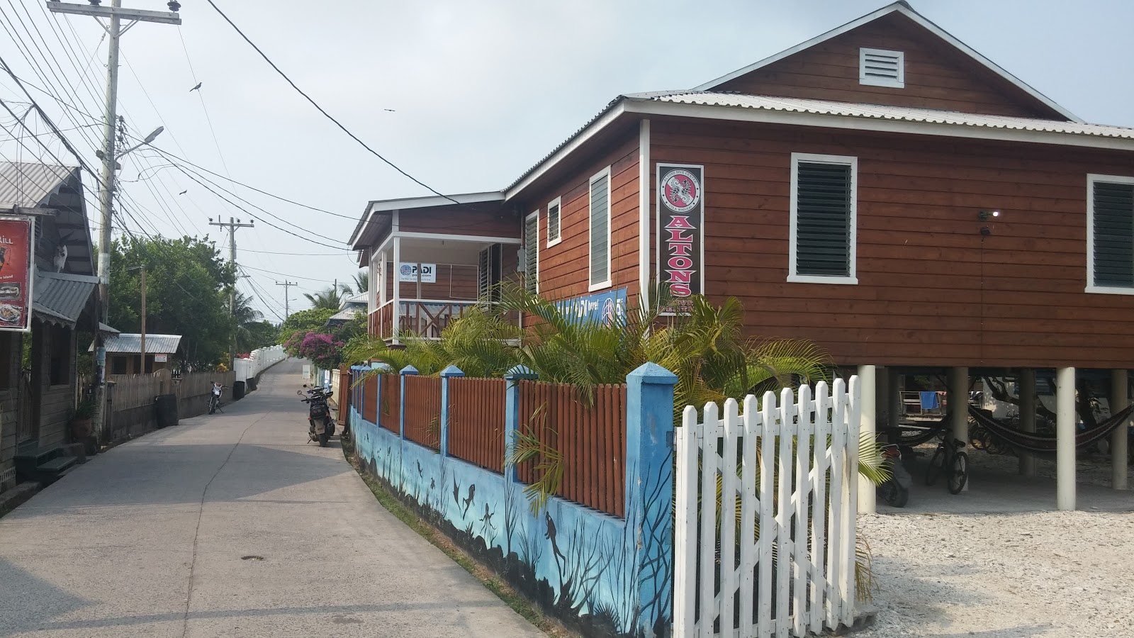 Alton’s Dive Center, el centro de buceo y hotel de la Isla Útila