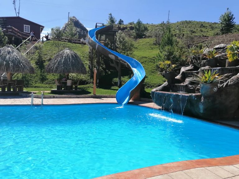 Hotel Black River  lugar recreativo medio monta  a