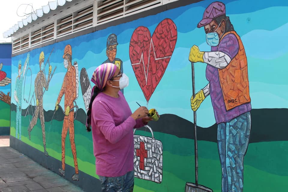 Crean murales en honor a trabajadores de salud en Honduras