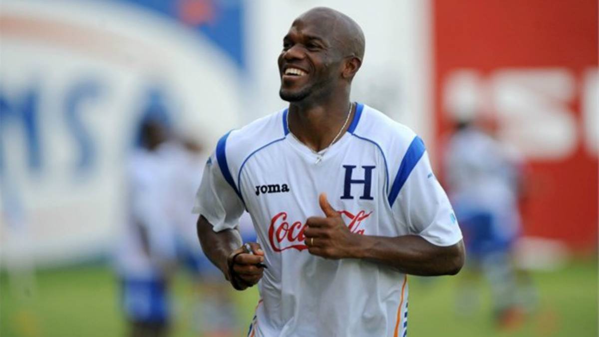 Hondureño David Suazo entrenará al equipo italiano Club Carbonia