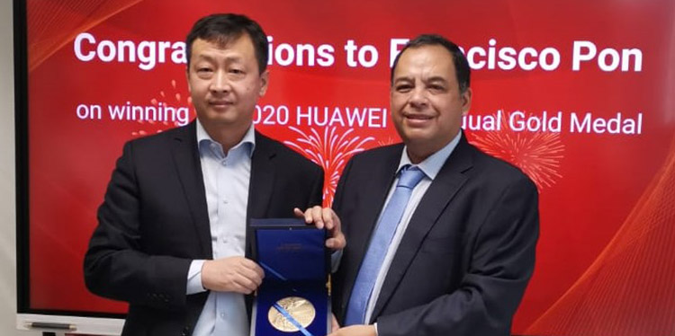 Hondureño Francisco Pon recibe Medalla Individual de Huawei