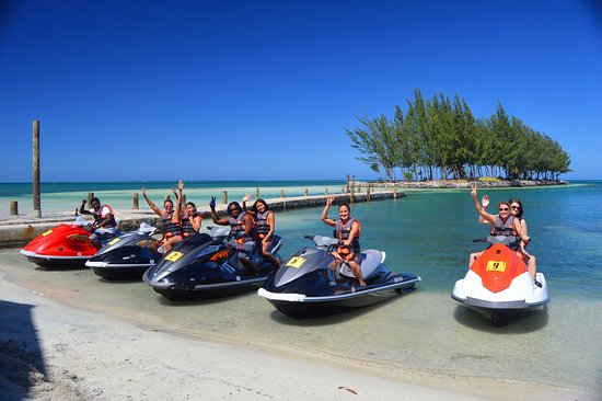 Jet Ski en Roatán, un recorrido por la isla