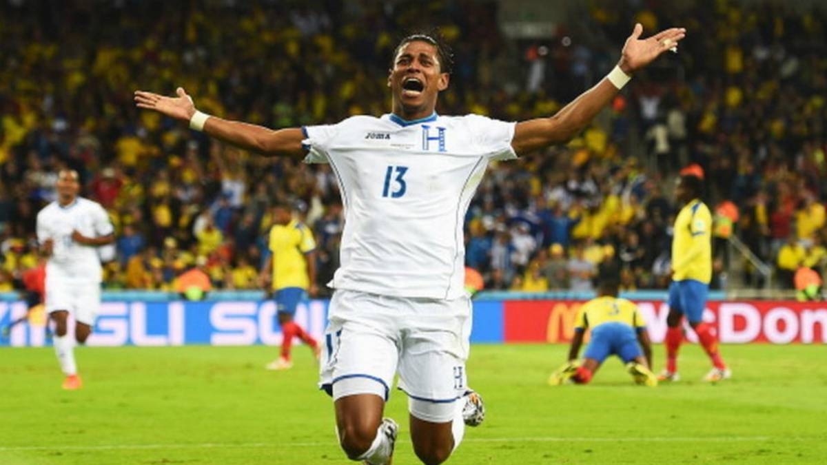 FIFA manda especial dedicatoria a Carlo Costly por su cumpleaños