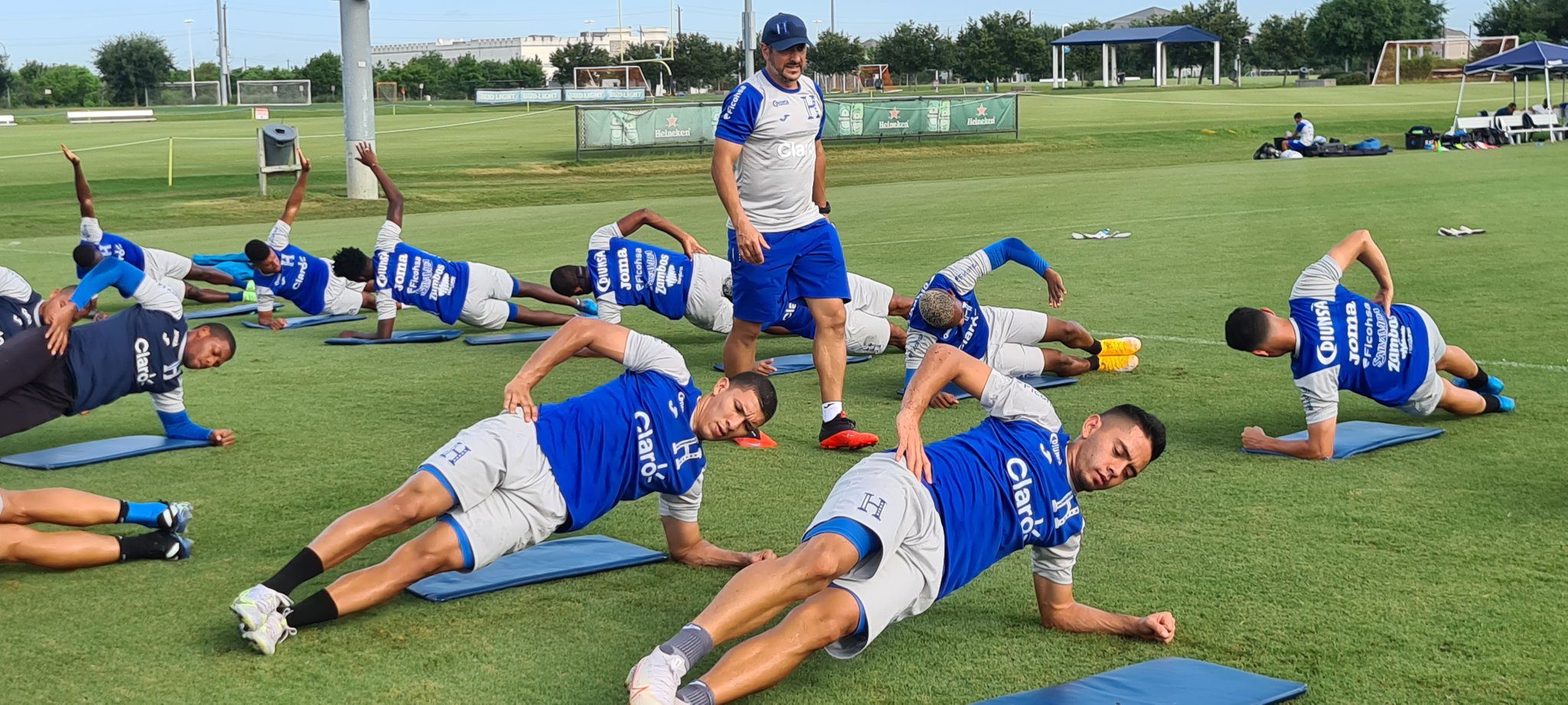 Selección de Honduras entrena por última vez en Houston previo a su viaje a Phoenix