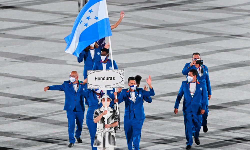 Delegación de Honduras desfila en la  inauguración de los Juegos Olímpicos de Tokio
