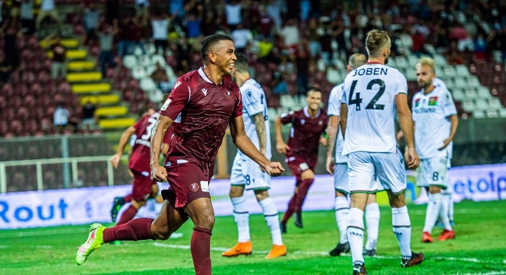 Rigoberto Rivas marca gol de la victoria del Reggina en la Serie B de Italia