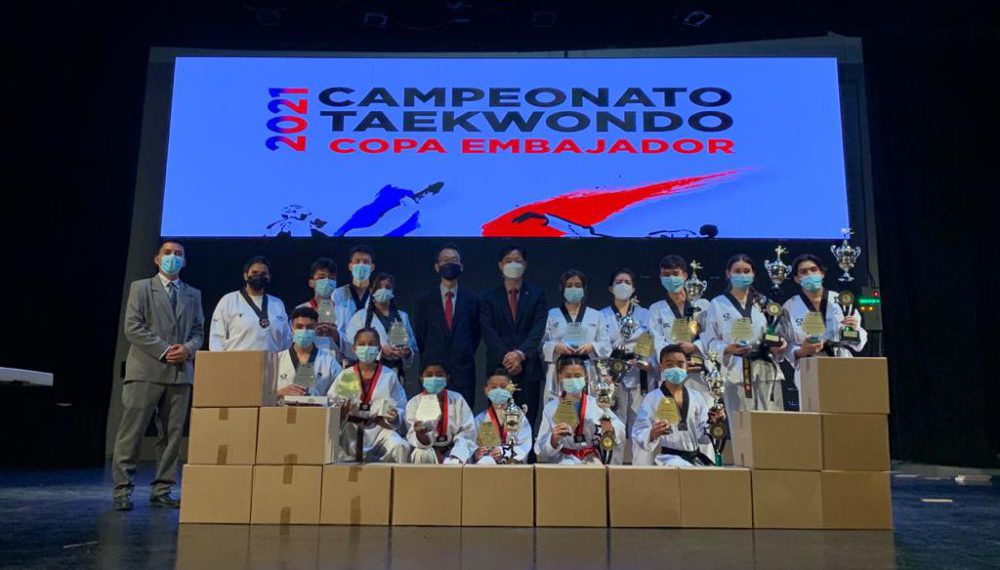 Destaca con éxito la Copa Embajador 2021 de taekwondo