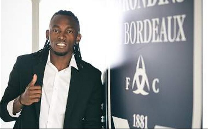 David Suazo felicita a Alberth Elis por su llegada al Burdeos de Francia