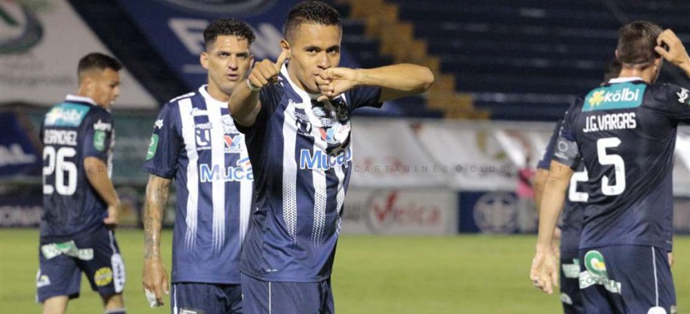 Roger Rojas anota con el Cartaginés y asecha los 50 goles en Costa Rica