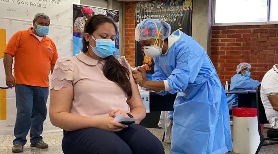 Centros en donde pueden vacunarse mayores de 18 en Tegucigalpa