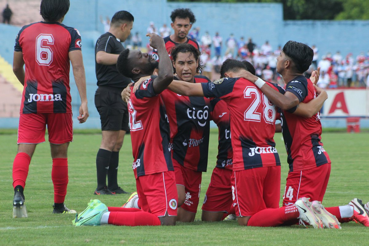 Clayvin Zúniga marca su segundo gol con el FAS de El Salvador