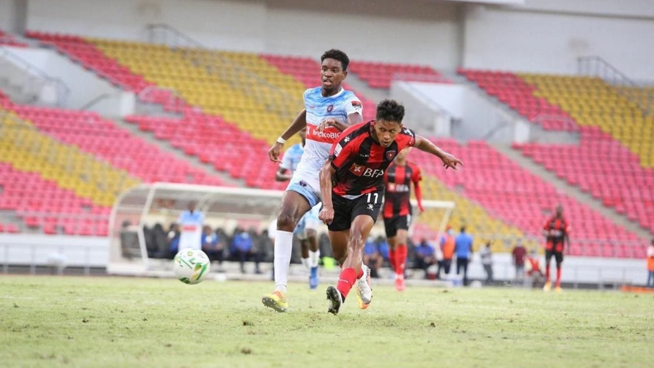 Brayan Moya termina pretemporada con gol en el 1° de Agosto de Angola