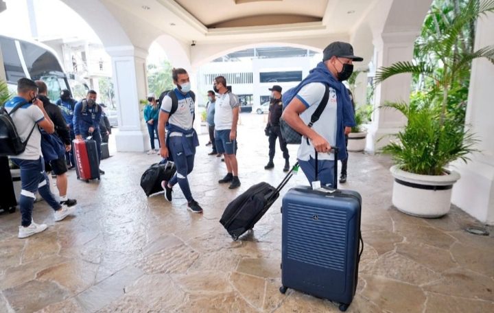 Selección de Honduras llega a El Salvador para partido eliminatorio