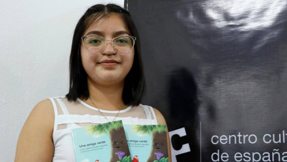 Hondureña Lizzi Bustillo, gana Premio Nacional de Narrativa Infantil