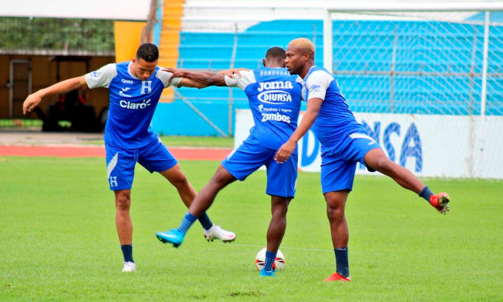 Selección de Honduras inicia entrenamientos para partido ante Panamá