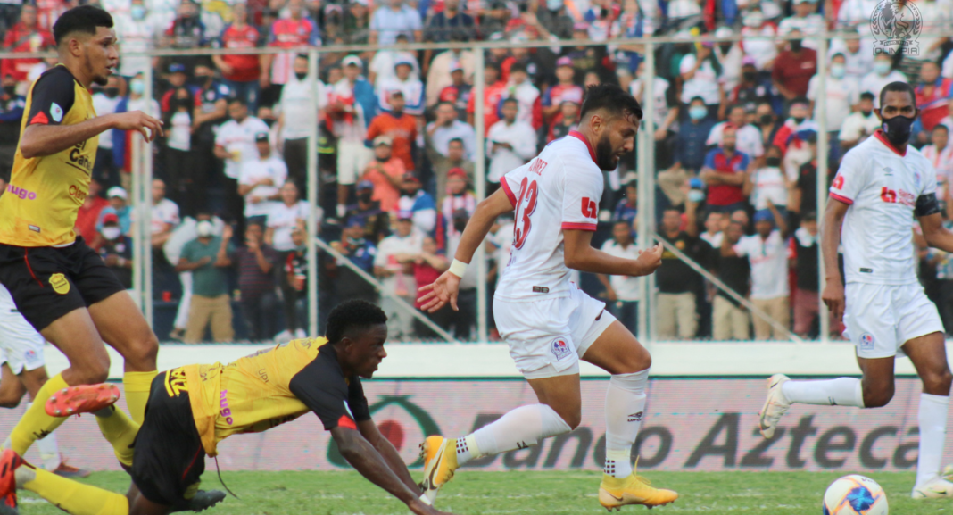 Olimpia derrota a Real España y acaricia el tetracampeonato